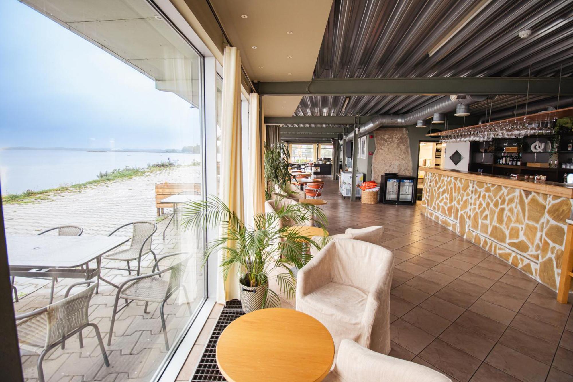 Hotel Promenaadi Haapsalu Exterior photo